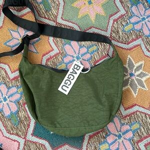 NWT Baggu medium crescent